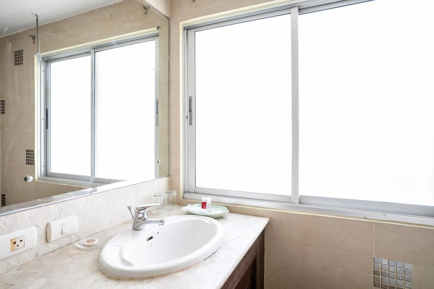 Nara Suite Residence Bangkok Bagian luar foto