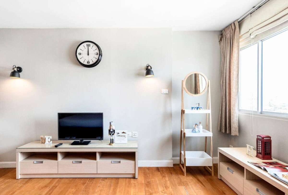 Nara Suite Residence Bangkok Bagian luar foto