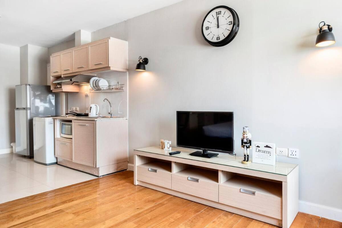 Nara Suite Residence Bangkok Bagian luar foto