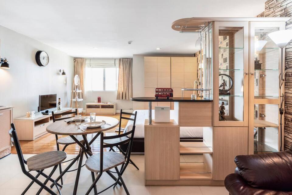 Nara Suite Residence Bangkok Bagian luar foto