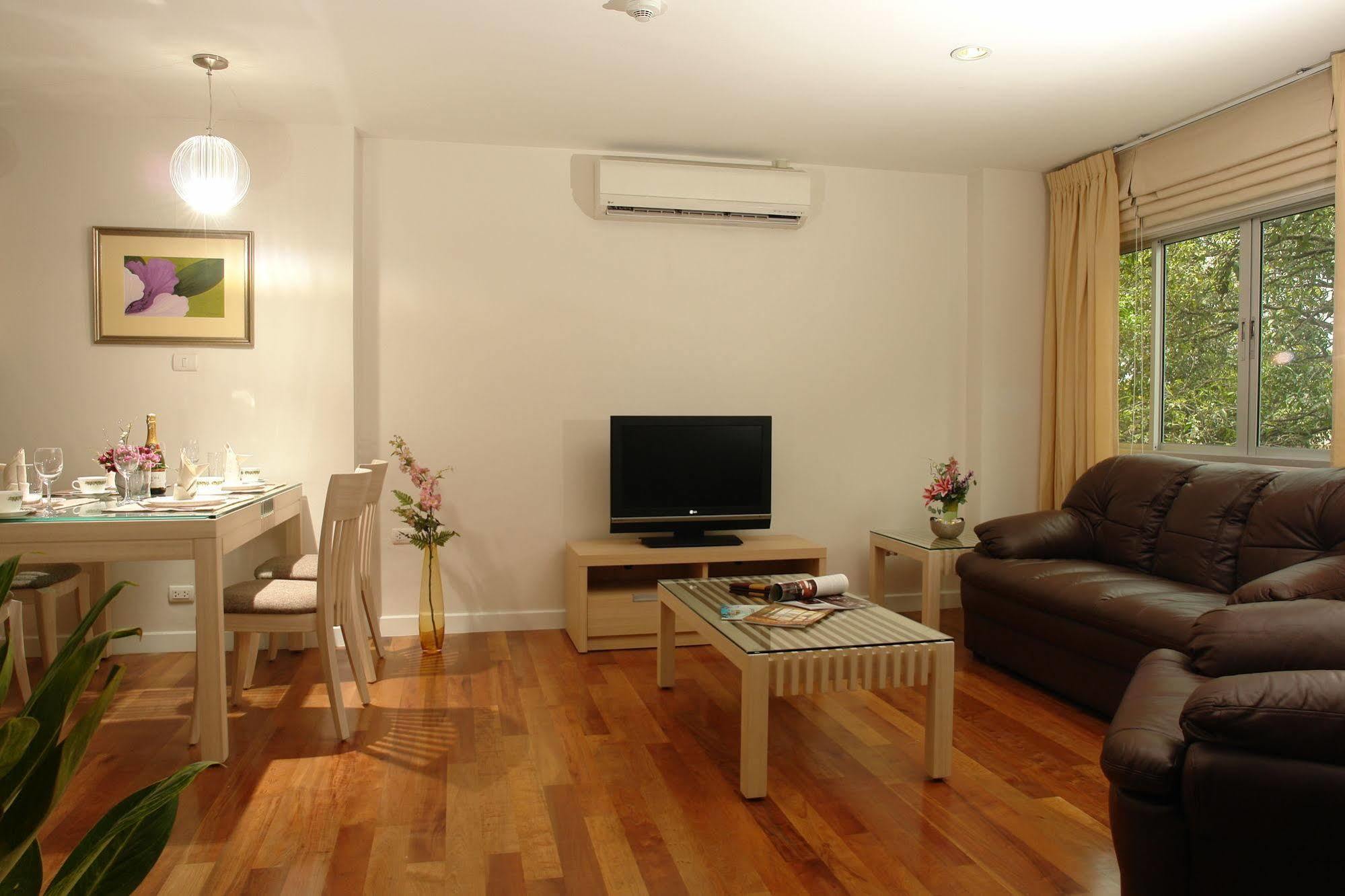 Nara Suite Residence Bangkok Bagian luar foto